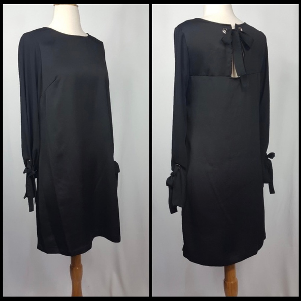 💜 Mossimo Black Satin Back Dress